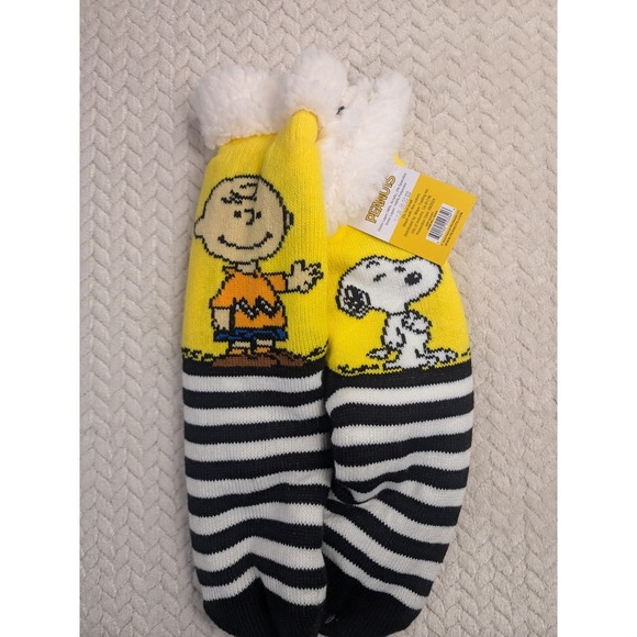 Peanuts Snoopy & Charlie Brown Sherpa Lined Socks One Size Non-Slip New - Picture 1 of 5